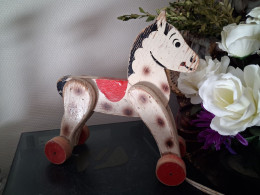 Delcampe - Cheval En Bois Ancien Jouet Vintage Années 50 / 60 / 70. - Paarden