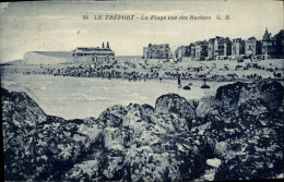 Delcampe - CPA Le Treport La Plage Vue Des Rochers - Le Treport