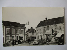 Delcampe - Cpsm...Tuffe...(sarthe)...place Général Leclerc...marché...animée...Vespa..4cv Renault..203 Peugeot...commerces... - Tuffe