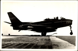Delcampe - CPA North American FJ 2 Fury, NATC Patuxent, 755, Kampfflugzeug, Flugzeugträger, Katapult - Altri & Non Classificati