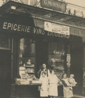 Delcampe - COMMERCE - MAGASINS - Carte Photo Animée Devanture EPICERIE G. MORNAS , Rue De L'Orillon PARIS XIème,début XXème Siècle - Geschäfte
