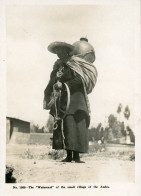 Delcampe - Peru Indigenous Woman Carrying Water B36342 - Perú