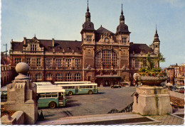 Delcampe - (Belgiques) VERVIERS La Gare , Der Bahnhof, Het Station, Voiture, Bus Autobus Autocar Car (b) - Busse & Reisebusse