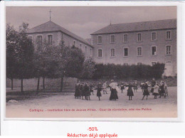 Delcampe - CORBIGNY: Institution Libre De Jeunes Filles, Cour De Récréation, Côté Des Petites - Très Bon état - Corbigny