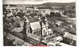 Delcampe - SAINT-AVOLD: L'église Vue Panoramique Vue Aérienne 10X15 - Très Bon état - Saint-Avold