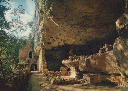 Delcampe - France Les Eyzies Entrée Village Troglodytique La Madeleine Unposted #SCC542 - Les Eyzies