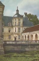 Delcampe - France Tanlay Bourgogne Château De Cour Intérieure Architecture Unposted #SCC712 - Tanlay