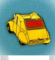 Delcampe - 1 PIN'S //  ** " 2CV " CITROËN DÉCAPOTABLE / DEDEUCHE ** - Citroën