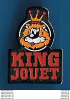 Delcampe - PIN'S // ** TÊTE DE LION COURONNÉ KING JOUET ** - Jeux