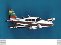 Delcampe - 1 PIN'S  //  ** AVION / PIPER PA-34 SÉNÉCA / AIRCRAFT ** - Aviones
