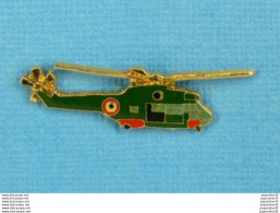 Delcampe - 1 PIN'S //  ** HÉLICOPTÈRE DE L’ARMÉE DE L'AIR FRANÇAISE / SA330 PUMA DE L'EH 66 ** . (J.Y. Ségalen Collection) - Militares