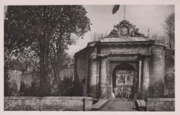 Delcampe - France Caen Entrée Château Pont Levis Caserne Real Photo Unposted #SCD240 - Caen