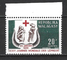Delcampe - MADAGASCAR. N°418 De 1966. Lèpre. - Maladies
