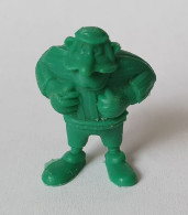 Delcampe - FIGURINE PUBLICITAIRE ASTERIX DUPONT D'ISSIGNY 1969  JOUEUR DE DUROVERNUM Vert - Asterix & Obelix