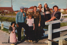 Delcampe - Nederland Spakenburg Familie Klederdracht Unposted #SCE819 - Spakenburg
