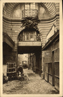 Delcampe - CPA Paris En Flanant La Cour Du Dragon - Autres Monuments, édifices