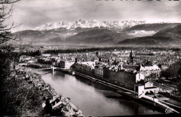 Delcampe - CPA Grenoble Vue Generale Et Le Teleferique - Grenoble