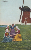 Delcampe - Nederland Westkapelle Vrouwen In Klederdracht Molen #SCF360 - Westkapelle
