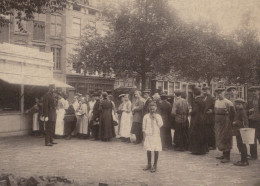 Delcampe - Nederland Utrecht Neude Rij Voor Voedseldistributie 1917 Unposted #SCF674 - Utrecht