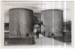 Delcampe - AK 279260 FRANCE - Douai - La Nouvelle Porte D'Arras - Douai