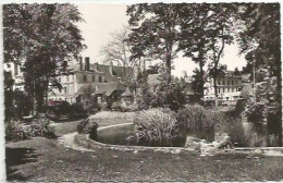 Delcampe - CPSM  Bernay Jardin Public - Bernay