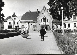 Delcampe - CPSM. POLOGNE. SWIDNICA. LA GARE (THE RAILWAY STATION). - Polen