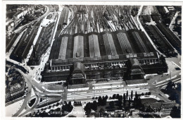 Delcampe - LEIPZIG : VUE AERIENNE DE LA GARE CENTRALE. - Leipzig