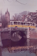 Delcampe - Nederland Delft Westnederland Daf Stadsbus Op Brug Sint Agathakerk #SCG055 - Delft