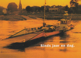 Delcampe - Nederland Veerpont Met Auto Op Rivier Traditionele Overtocht Unposted #SCG340 - Veerboten