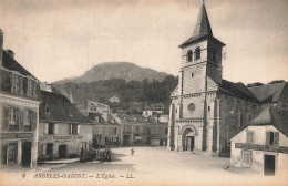 Delcampe - Argelès Gazost * La Place De L'église * Café Restaurant BASQUE* Boucherie DUPIERRIS - Argeles Gazost