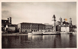 Delcampe - B136 Germany Passau Donaukai Mit Rathaus Town Hall Steamboats RPPC Postcard - Passau