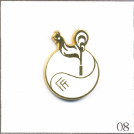Delcampe - Pin's Logo FFT (Fédération Française De Tennis) Avec Balle Et Coq - Version Blanche. Estampillé GDC. Zamac. T800A-08 - Tennis