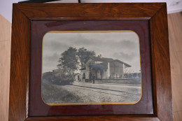 Delcampe - Photo De La Gare De St Aubin De Blaye Encadrée Format Photo 30/40 Format Cadre 60/50 - Trains