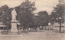 Delcampe - CPA ANGLETERRE - Bideford : Kingsley Statue, Promenade - Sépia Animée - Sonstige & Ohne Zuordnung