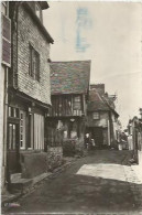 Delcampe - CPSM Honfleur Rue De L'homme De Bois - Honfleur