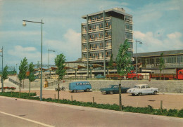 Delcampe - Nederland Schiedam Station Moderne Architectuur Auto S Gebruikt #SCG938 - Schiedam