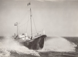 Delcampe - Nederland Harlingen Motorreddingboot Twenthe Knrm Unposted #SCG866 - Harlingen