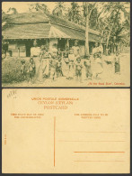 Delcampe - Ceylon Old Postcard Colombo At The Road Side, Group Of Native Children Women Men - Sri Lanka (Ceylon)