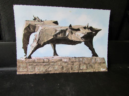 Delcampe - Cpsm     48      MARJEVOLS      Statue La Bête De Gévaudan - Marvejols
