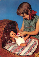 Delcampe - Children Photo Montage Of Girl Giving Toy To Doll In Crib Vintage Postcard B818 - Sonstige & Ohne Zuordnung