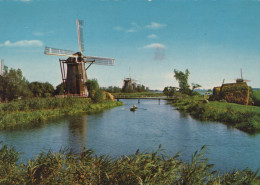 Delcampe - Nederland Kinderdijk Windmolens Kanaallandschap Met Boot Oblitereerd #SCH896 - Kinderdijk