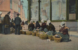Delcampe - Nederland Arnmuiden Vischvrouwen Traditie Markt 1915 #SCK470 - Middelburg
