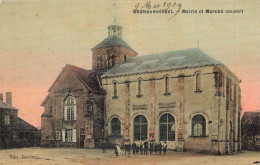 Delcampe - Châteaumeillant * Place De La Mairie Et Le Marché Couvert * Villageois * Cpa Toilée Colorisée - Châteaumeillant