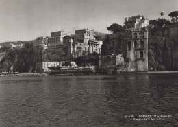 Delcampe - CARTOLINA  SORRENTO NAPOLI CAMPANIA ALBERGHI E RISTORANTE "LIONELLI" NON VIAGGIATA   Z54 - Napoli (Neapel)