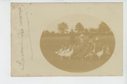 Delcampe - VENDEE - LA CHAIZE LE VICOMTE - Carte Photo Souvenir De Vacances Hommes Et Enfants Gardant Des Dindes Dindons En 1907 - La Chaize Le Vicomte