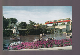 Delcampe - Etats-Unis – Lancaster – Dutch Wonderland, Monorail And Boats – Colorisée – Non Circulée - Lancaster