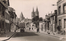 Delcampe - Caen * La Rue St Manvieux Et L'église St étienne * Travaux - Caen