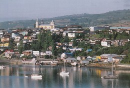 Delcampe - 1 AK Chile / Chiloé * Blick Auf Castro - Hauptstadt Von Chiloé Mit Der Holzkirche Iglesia De San Francisco - UNESCO Erbe - Chile