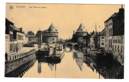 Delcampe - Kortrijk Les Tours Du Broel Courtrai - Kortrijk