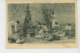 Delcampe - AFRIQUE - OUGANDA - BWANDA - Préparation Du " Matoké " (bouillie De Bananes ) Par Les Religieuses Indigènes - Uganda